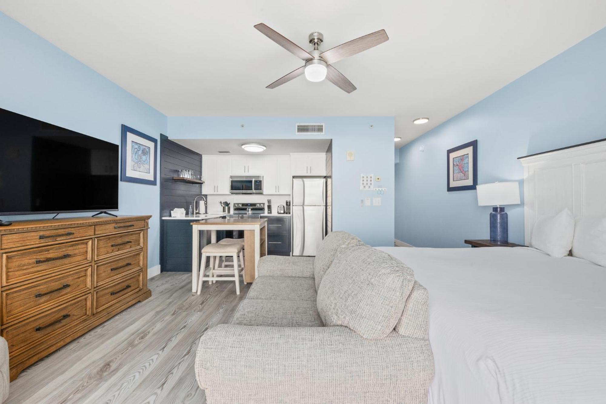 Official Majestic Beach Resort - Over 60 Units - All Ocean Front, Panama City Beach, Fl Номер фото
