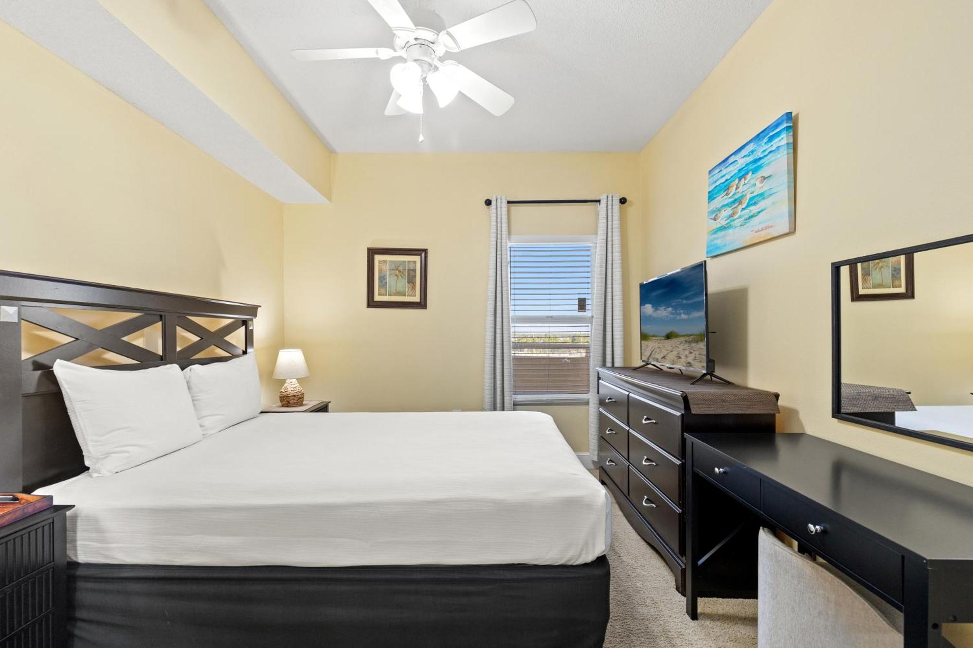 Official Majestic Beach Resort - Over 60 Units - All Ocean Front, Panama City Beach, Fl Экстерьер фото